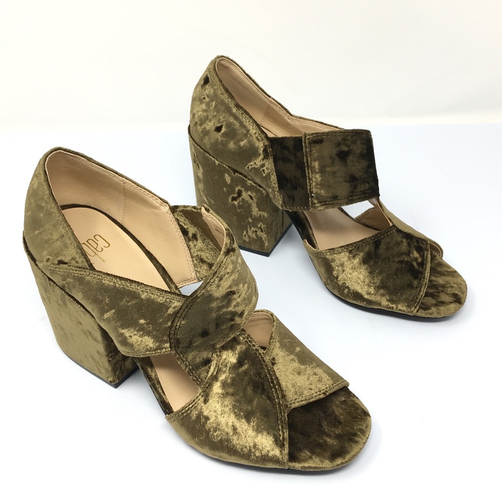 CABI Interlock Velvet Green Heel Sandal SZ 7.5